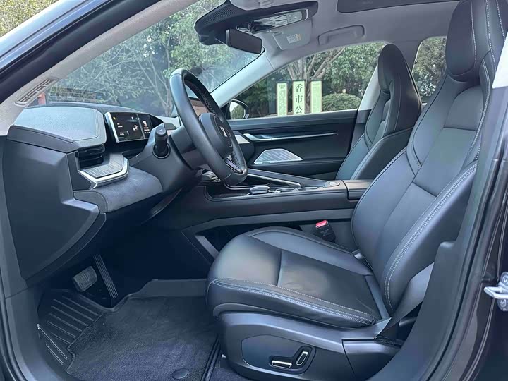 Фото 6 - Zeekr 001