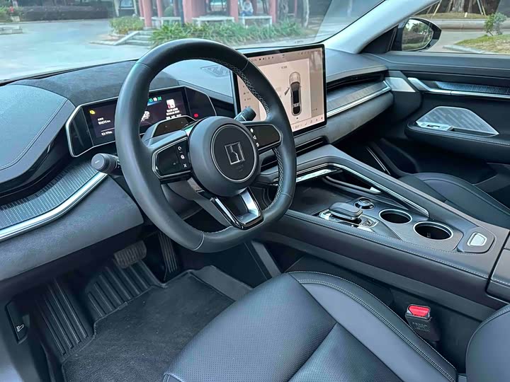 Фото 7 - Zeekr 001