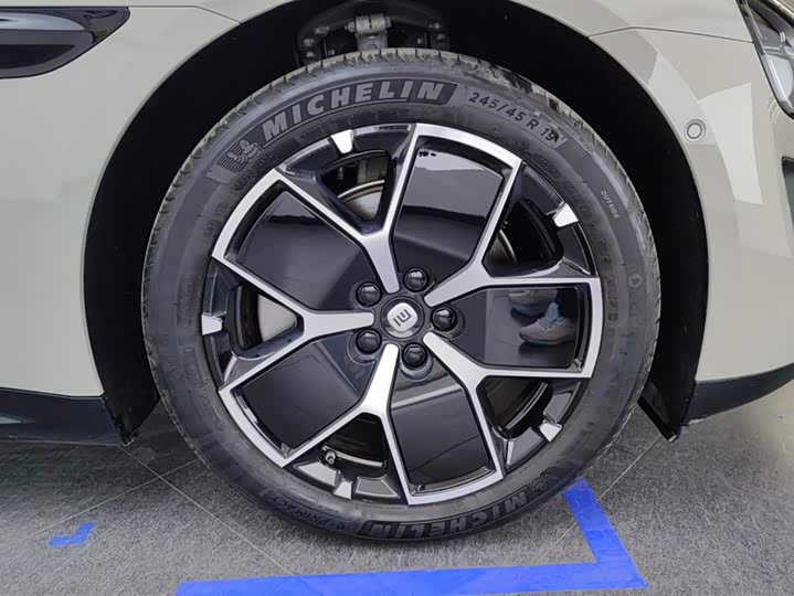 Фото 6 - Xiaomi SU7