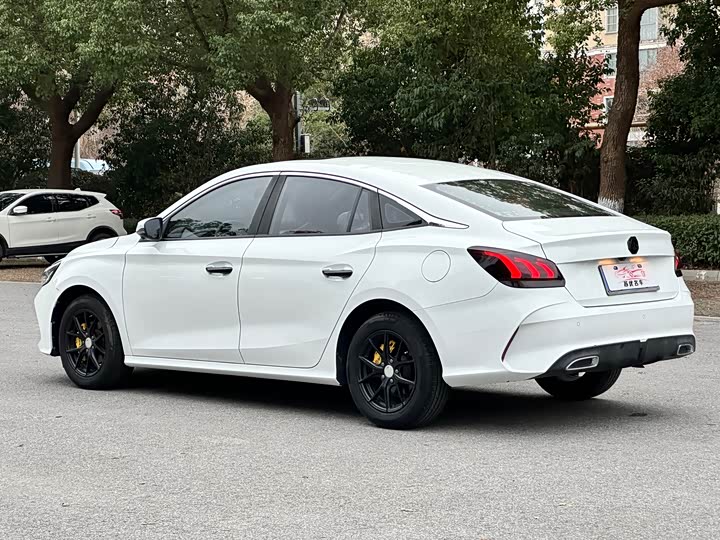 Фото 7 - MG Motor 5