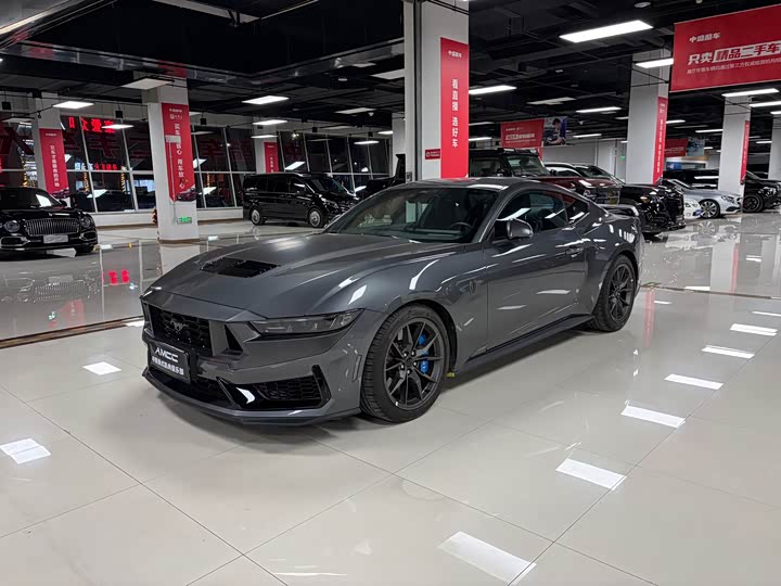 Фото 1 - Ford Mustang