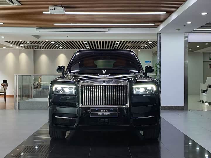 Фото 2 - Rolls-Royce Cullinan
