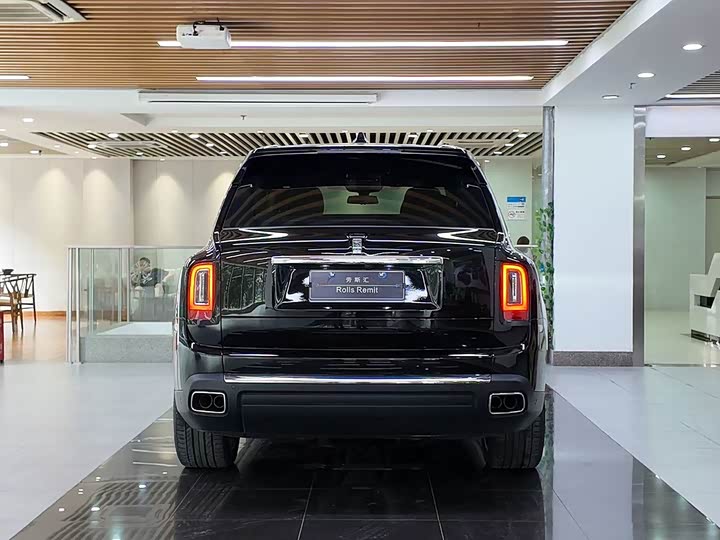 Фото 5 - Rolls-Royce Cullinan