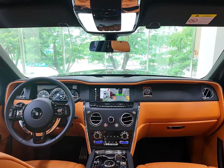 Фото 7 - Rolls-Royce Cullinan