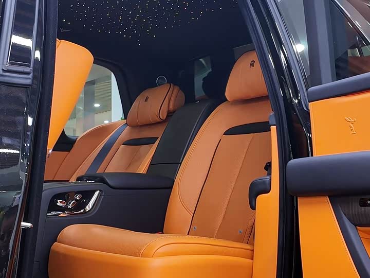 Фото 9 - Rolls-Royce Cullinan