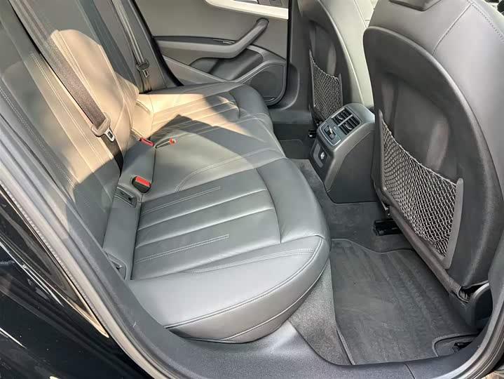 Фото 9 - Audi A4