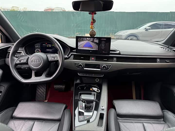 Фото 5 - Audi A4L