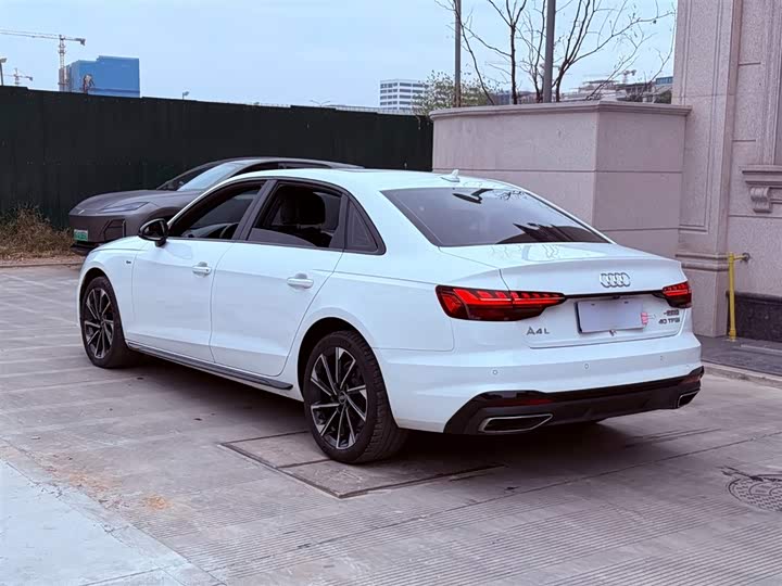 Фото 7 - Audi A4L