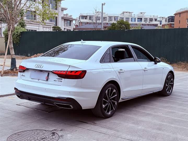 Фото 9 - Audi A4L