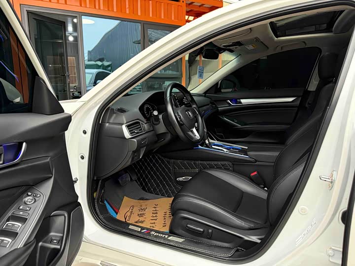 Фото 3 - Honda Accord