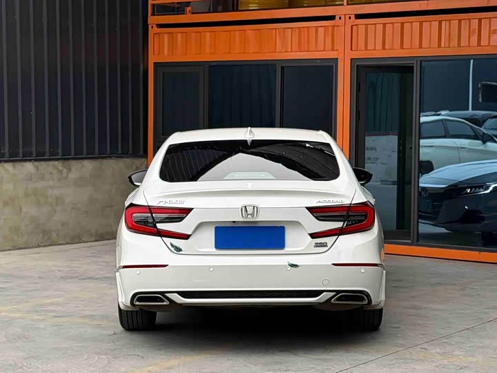 Фото 7 - Honda Accord