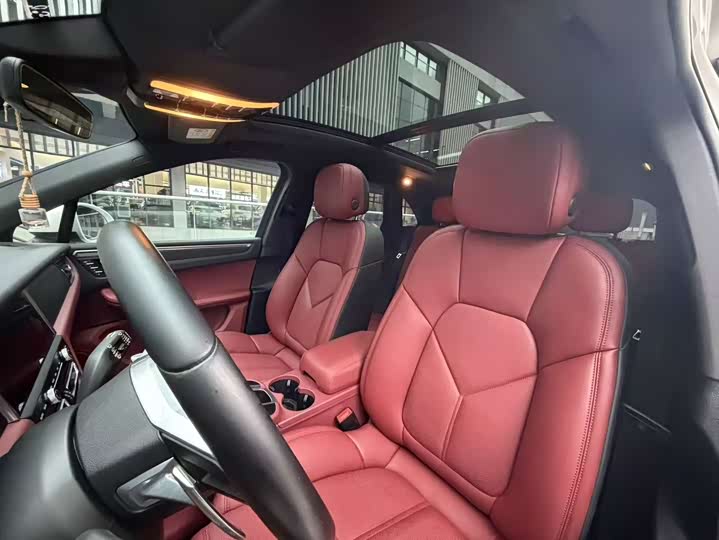 Фото 8 - Porsche Macan