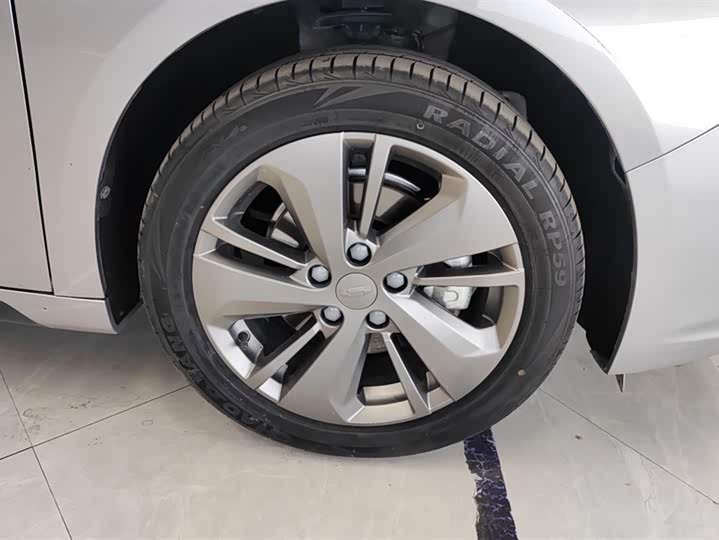 Фото 6 - Geely Geometry A