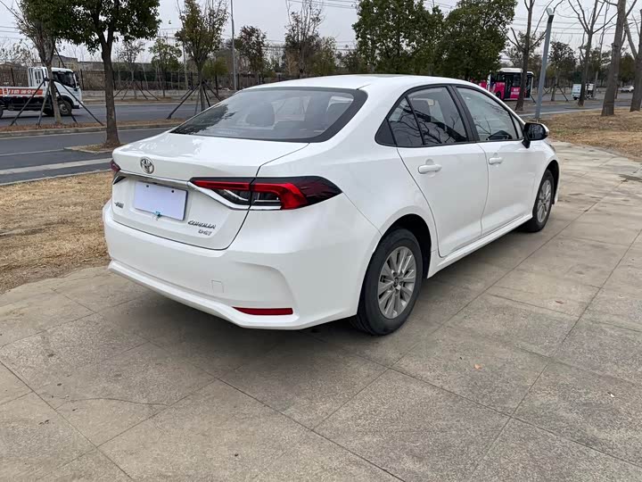 Фото 5 - Toyota Corolla