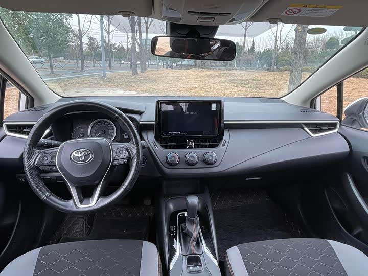 Фото 9 - Toyota Corolla