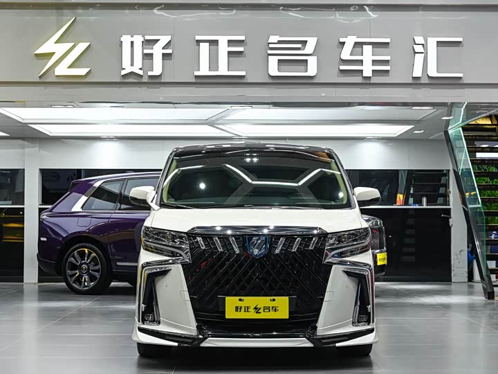 Фото 2 - Toyota Alphard