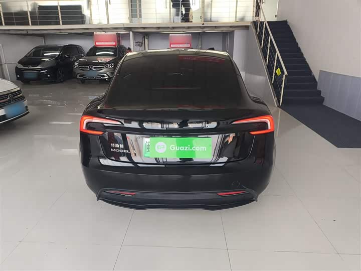 Фото 6 - Tesla Model 3