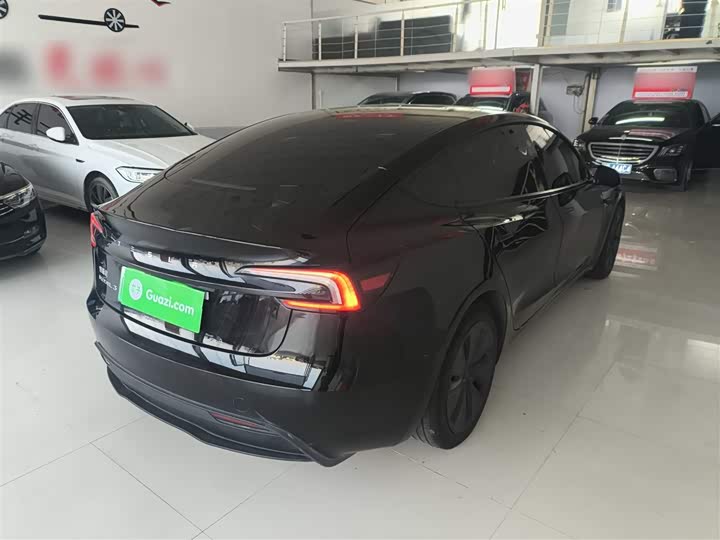 Фото 7 - Tesla Model 3