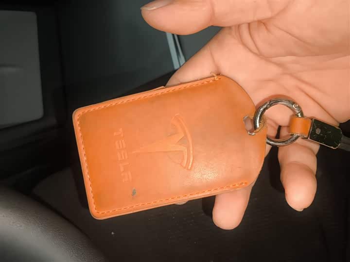 Фото 9 - Tesla Model 3