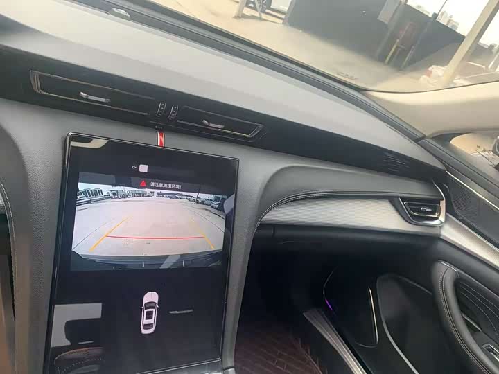 Фото 8 - Hongqi H5