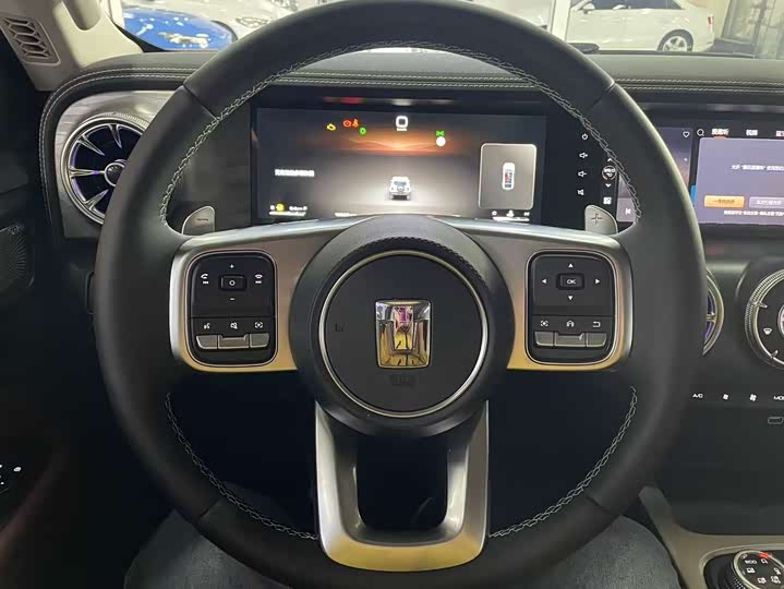 Фото 9 - Tank 300