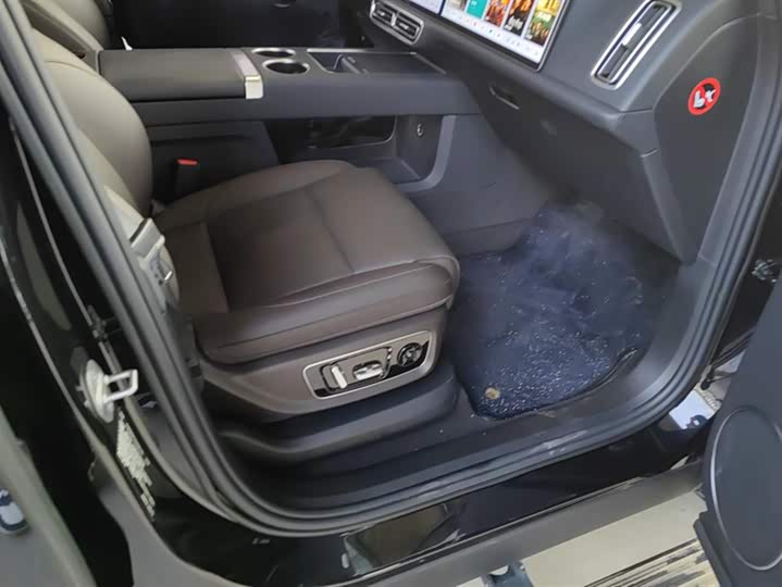 Фото 8 - LiXiang L9