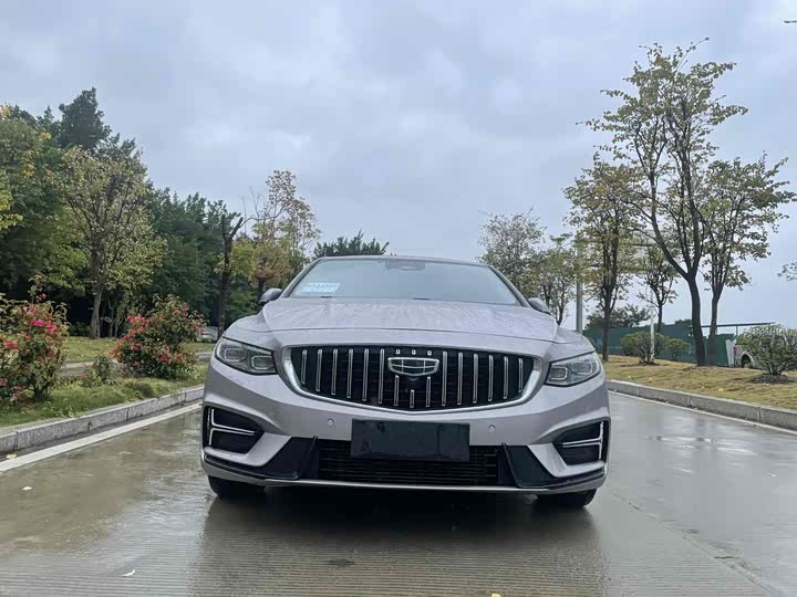 Фото 2 - Geely Preface