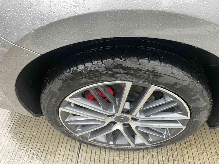 Фото 6 - Geely Preface