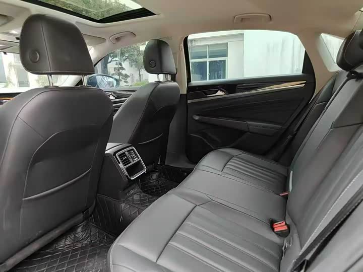 Фото 6 - Volkswagen Passat