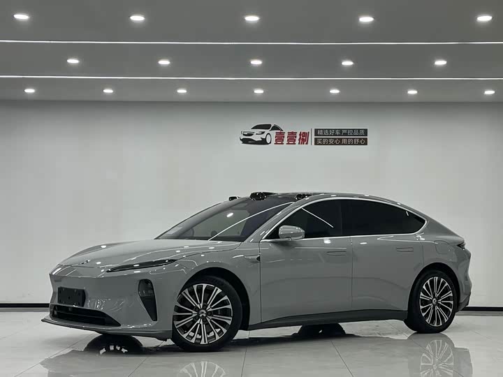 Фото 1 - Nio ET5