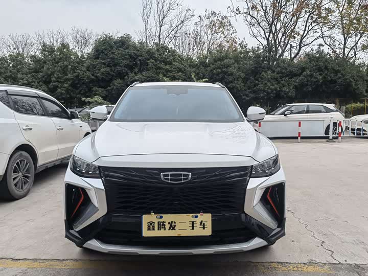 Фото 2 - Geely Atlas