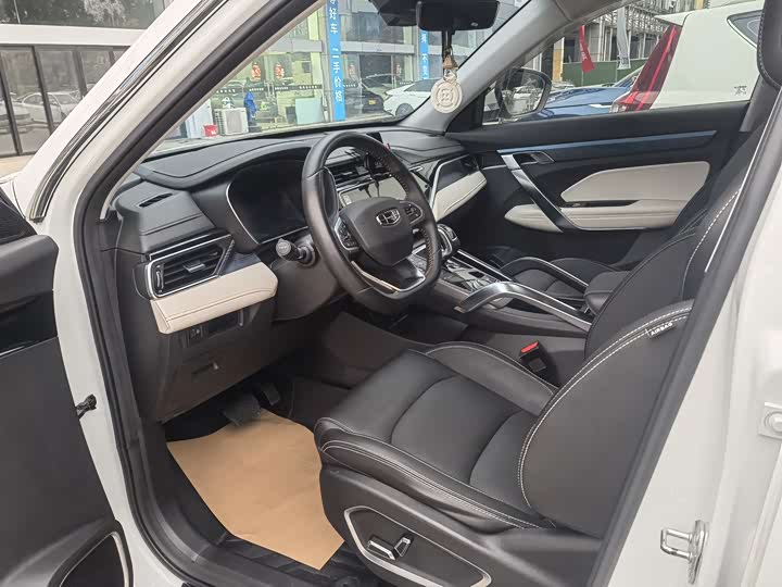 Фото 7 - Geely Atlas