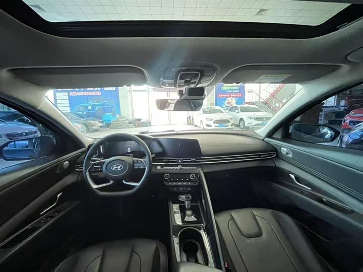 Фото 8 - Hyundai Elantra N line