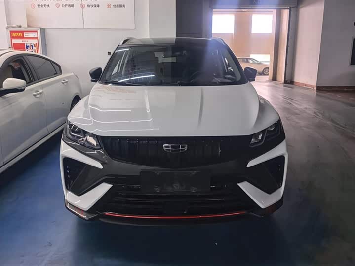 Фото 2 - Geely Coolray