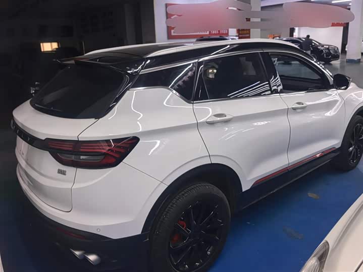 Фото 3 - Geely Coolray