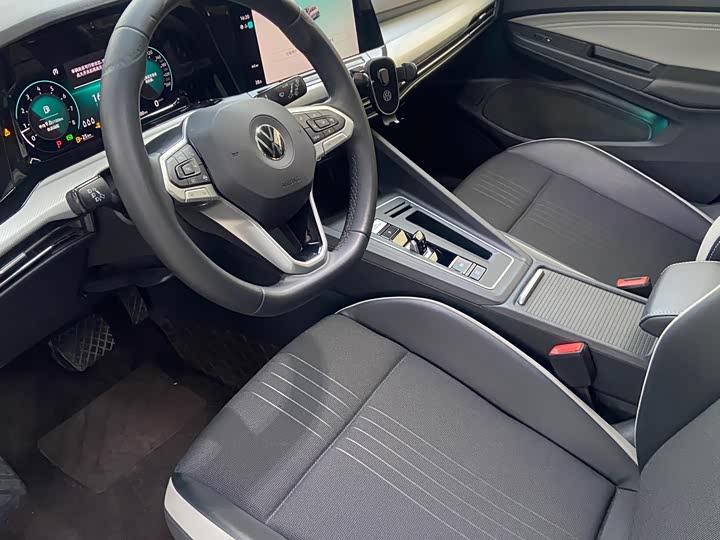 Фото 9 - Volkswagen Golf