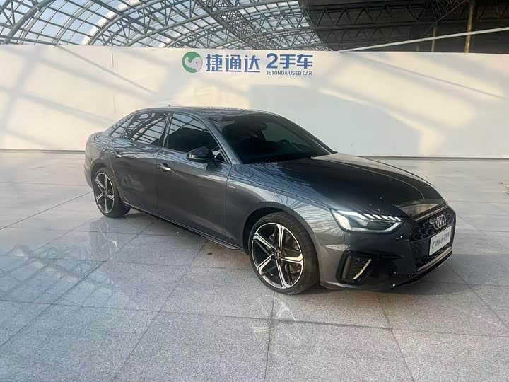 Фото 5 - Audi A4L