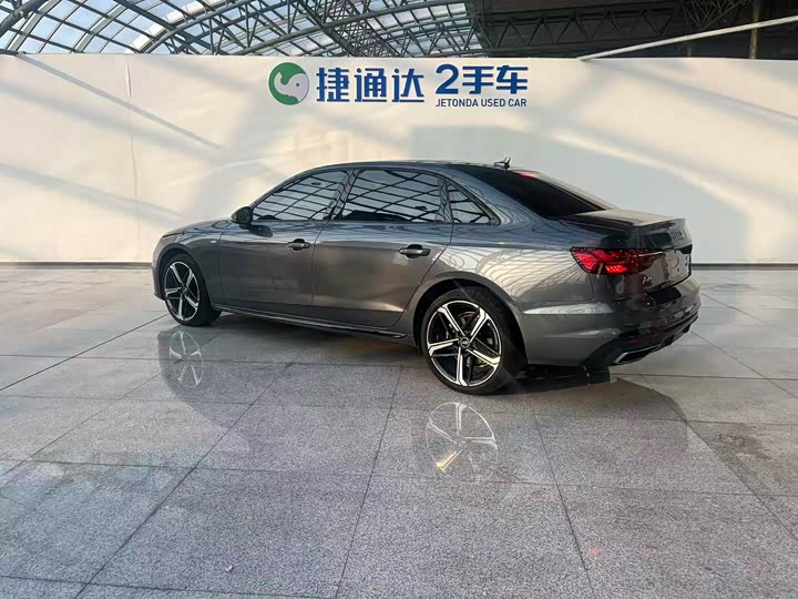 Фото 6 - Audi A4L