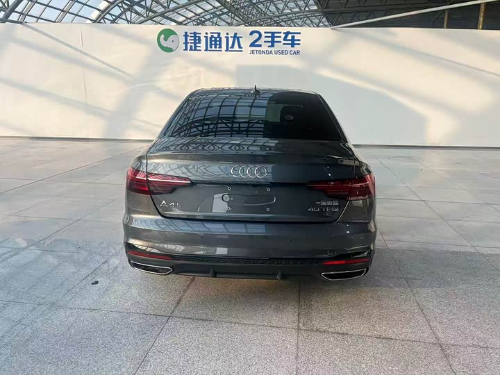 Фото 8 - Audi A4L