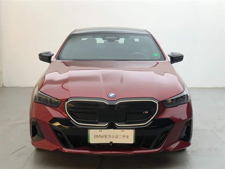 Фото 2 - BMW i5