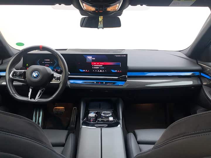 Фото 7 - BMW i5