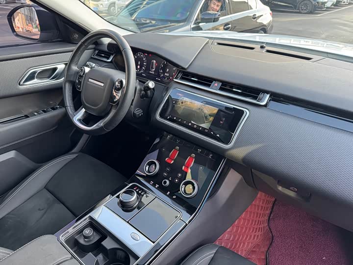 Фото 9 - Land Rover Range Rover Velar