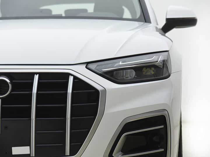 Фото 2 - Audi Q5L