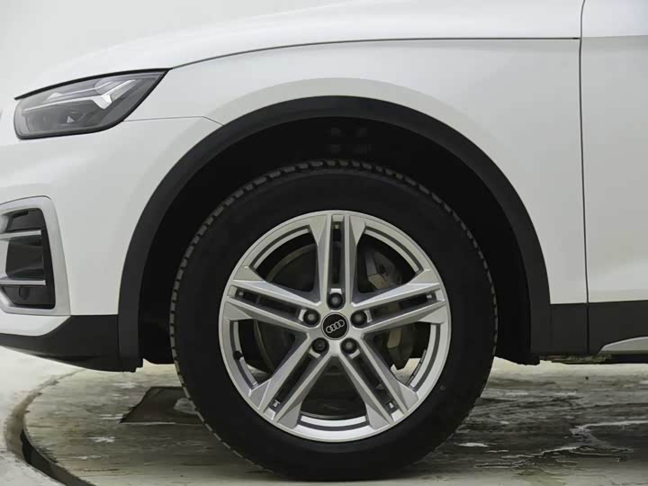 Фото 5 - Audi Q5L