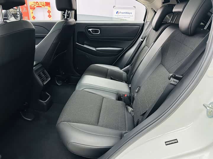 Фото 7 - Honda Vezel