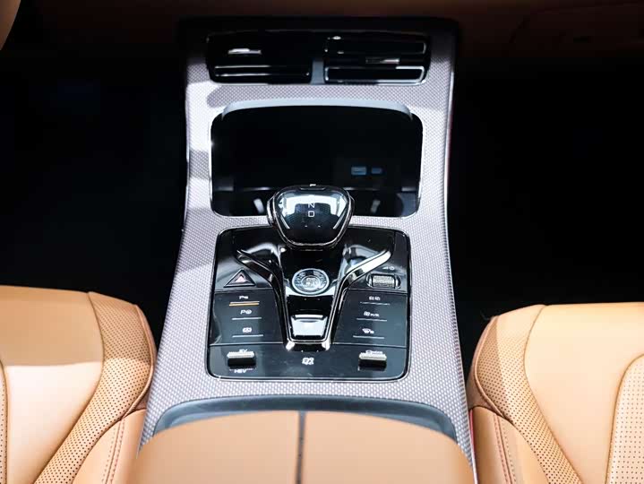 Фото 8 - BYD Han