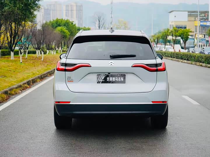 Фото 5 - Nio ES8