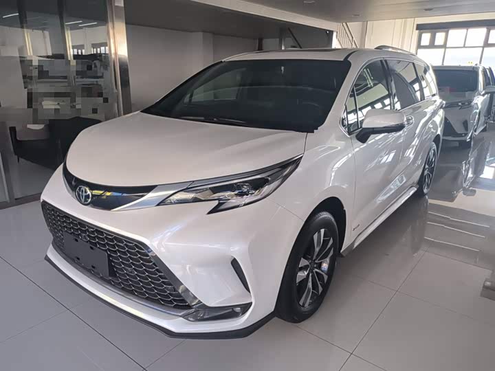 Фото 2 - Toyota Granvia