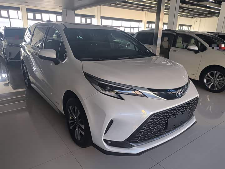 Фото 4 - Toyota Granvia