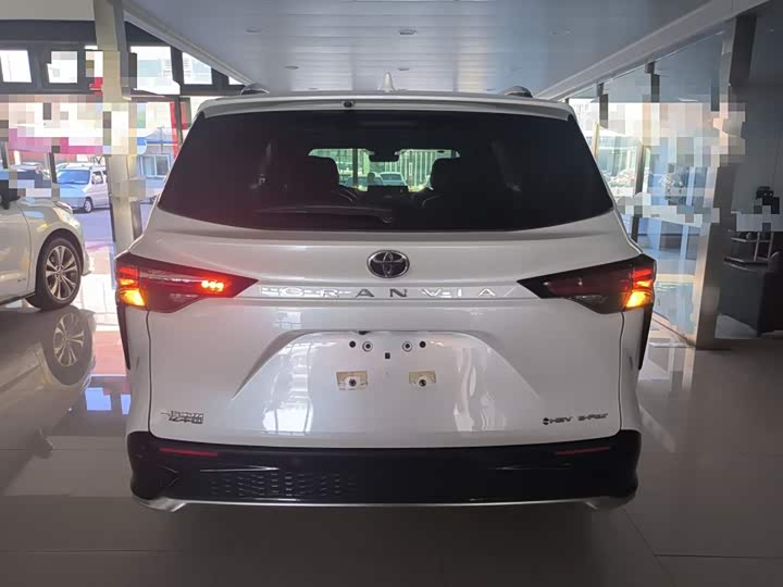 Фото 6 - Toyota Granvia